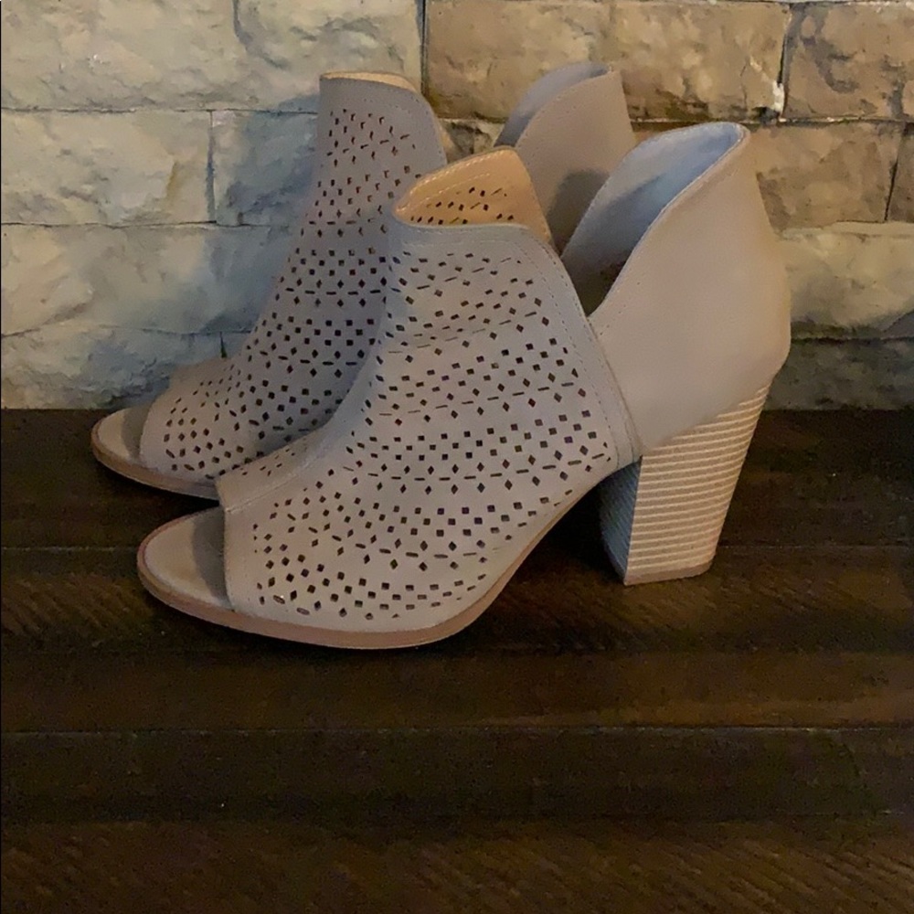Restricted boots
